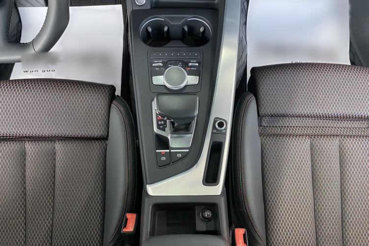 Used Audi A4L 2018 30th Anniversary Edition 40 TFSI Sport Edition Interior 5