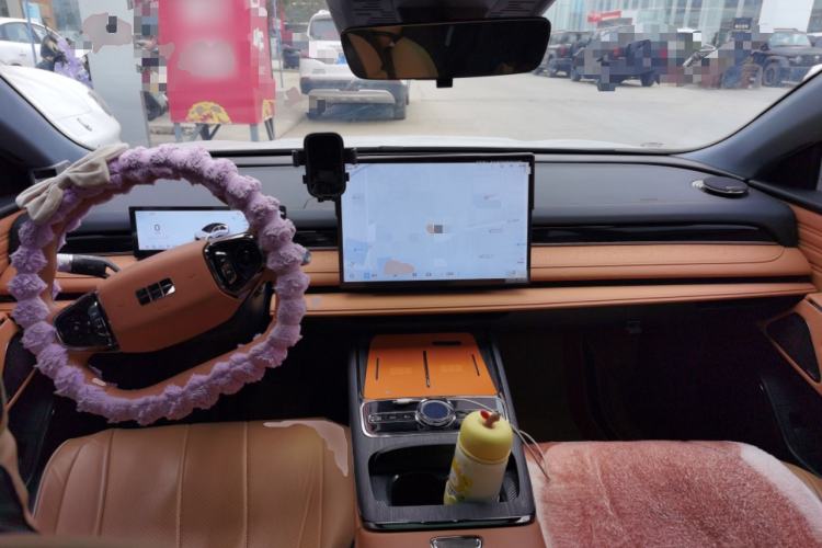 Used Geely Galaxy 8 2025 130km EM-i Prestige Edition