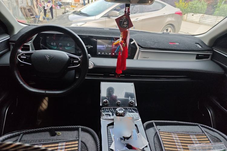 Used NETA U 2022 Zhi 400 Lithium-Nickel-Manganese-Cobalt Energy System Center Console