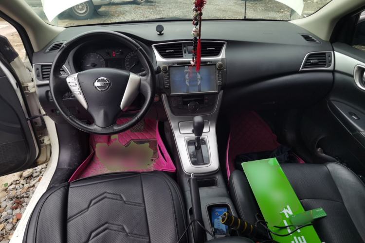 Used Nissan Sylphy 2014 1.6XV CVT Deluxe Edition Center Console