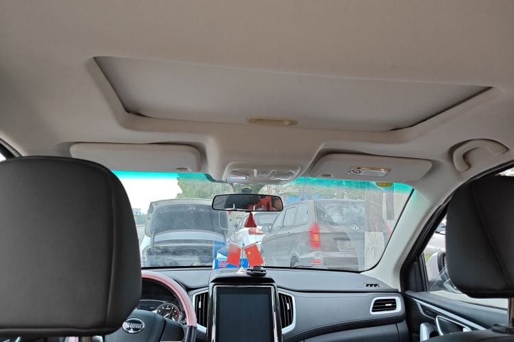 Used SWM X7 2020 2.0L Manual Comfort Version 7 Seats Headliner