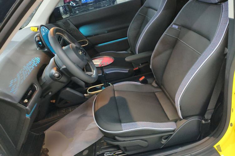 Used MINI Electric MINI COOPER 2025 456km COOPER E Classic Style
