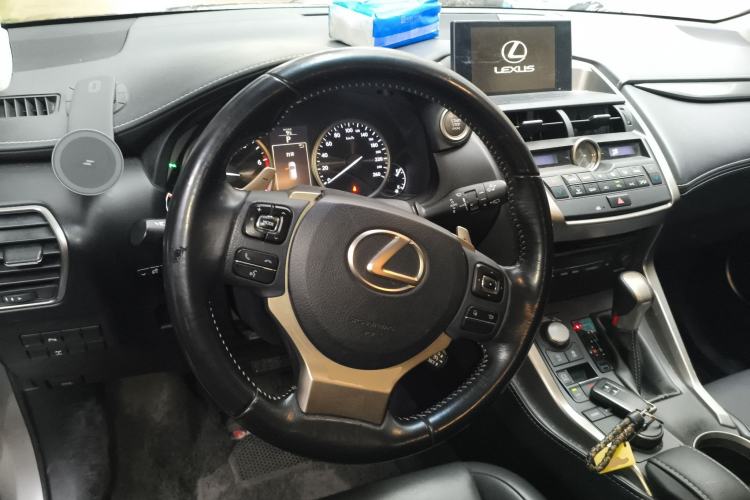 Used Lexus NX 2015 200T All-Wheel-Drive Fēngshàng Edition Steering Wheel