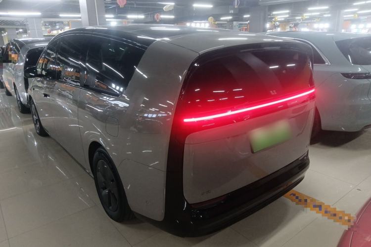 Used Li Auto MEGA 2024 Ultra Model Rear Left 45 Deg