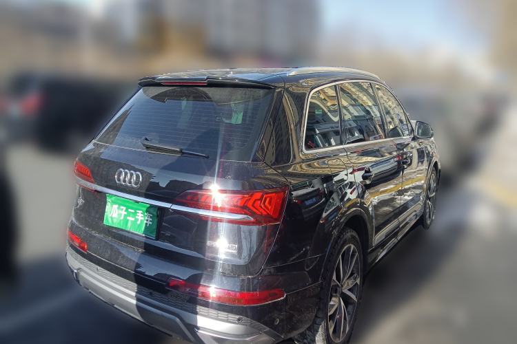 Used Audi Q7 2021 55 TFSI quattro S line Sport model
