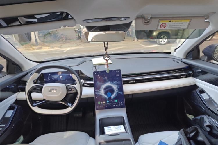 Used Geely Galaxy L6 2023 125km MAX