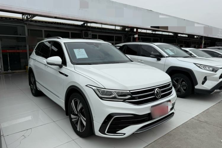 Used Volkswagen Tiguan L 2023 Facelift 380TSI Automatic All-Wheel Drive R-Line Flagship 7-Seater Exterior 2