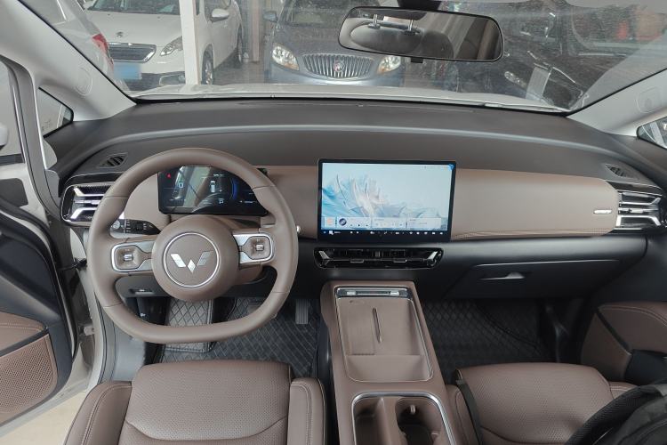 Used Wuling Starlight 730 2025 Model Plug-in Hybrid 125km Luxury Edition