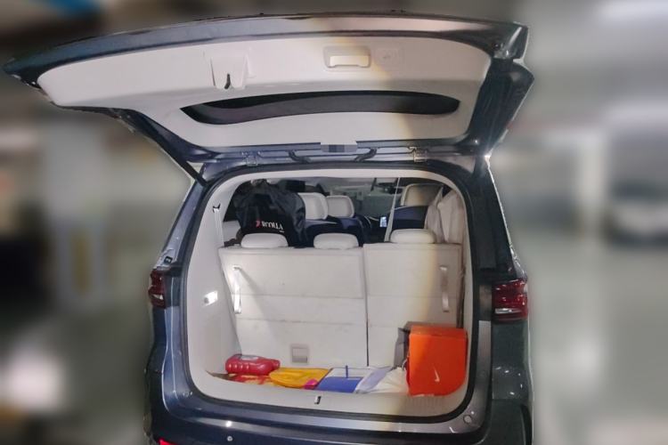 Used Roewe iMAX8 2022 400TGI Celebration Edition Trunk