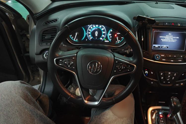 Used Buick Regal 2015 1.6T Elite Tech Model Steering Wheel
