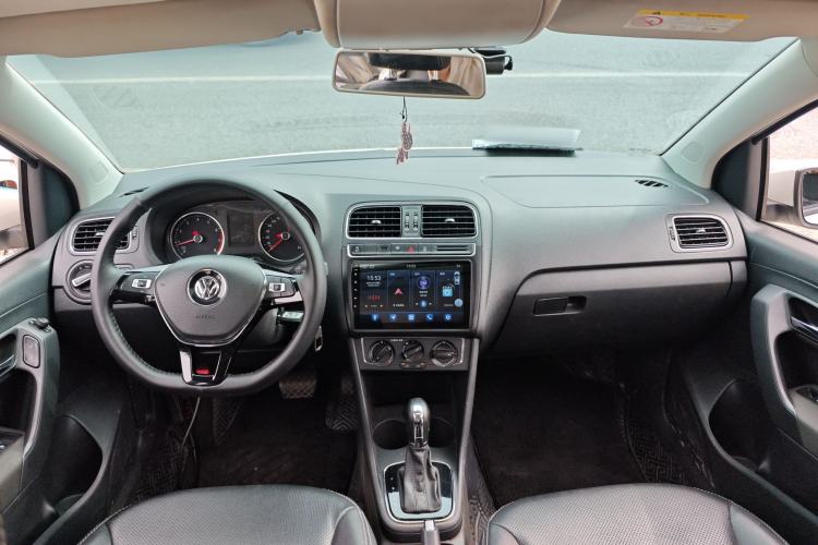 Used Volkswagen Polo 2018 1.5L Automatic Enjoyment Model Center Console