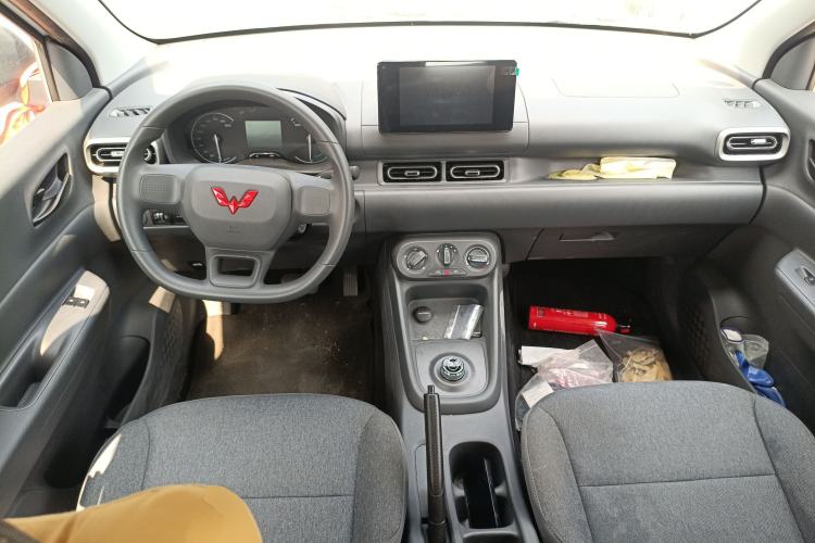 Used Wuling Hongguang New Energy 2024 All-Electric Model 300KM Standard Version
