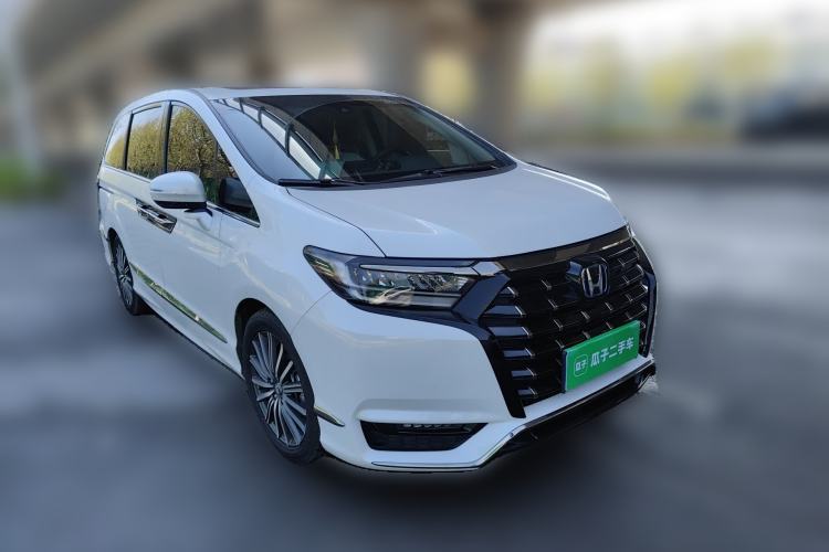 Used Honda Elysion 2022 2.0L eHEV Luxury First Edition Front Right 45 Deg