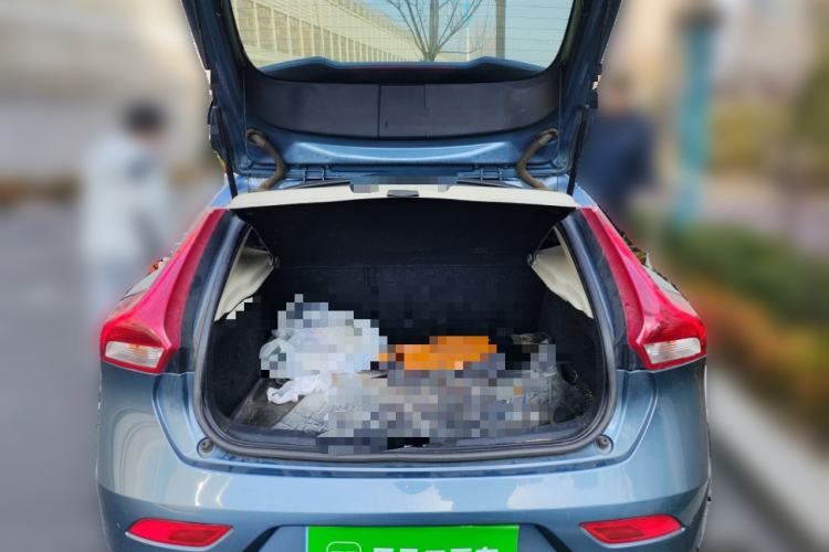 Used Volvo V40 2013 2.0T Zhiya Edition
