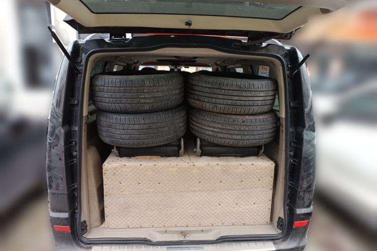 Used Mercedes-Benz Viano 2010 2.5L Luxury Edition