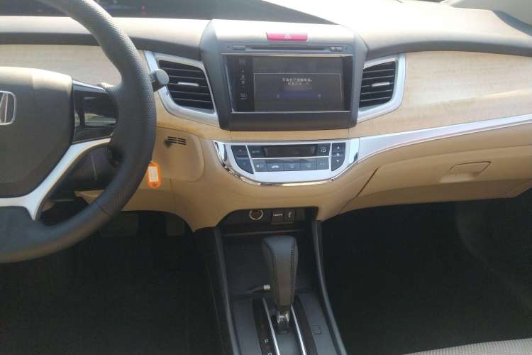 Used Honda Jade 2013 1.8L automatic Comfort version 5 seats
