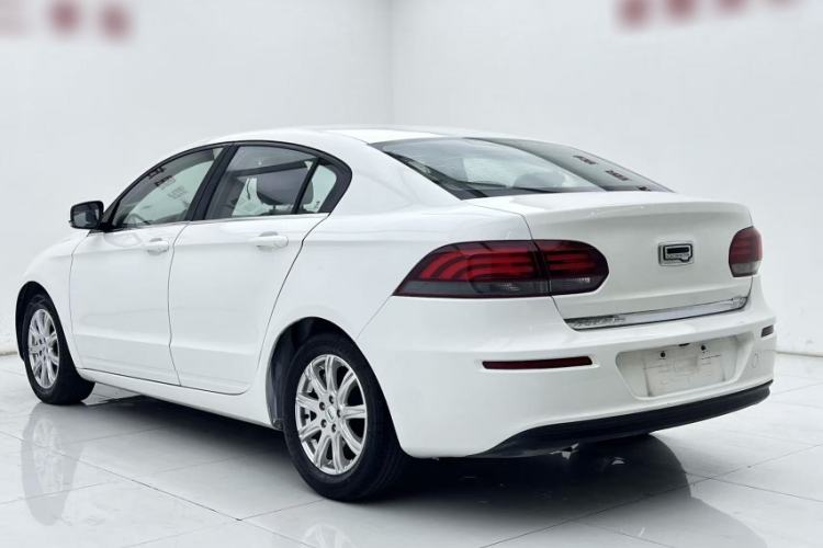 Used Qoros 3 2016 Sedan 1.6L Automatic Zhiyue Model