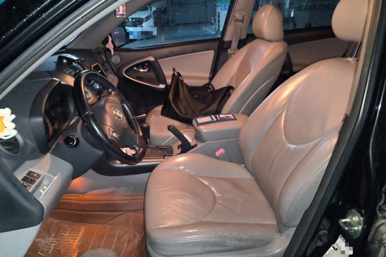 Used Toyota RAV4 2010 2.4L Automatic Deluxe Upgrade Edition Left Front Seat