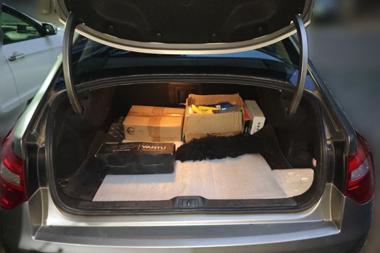 Used Citroen C5 2014 1.6T Automatic Luxury Model Trunk