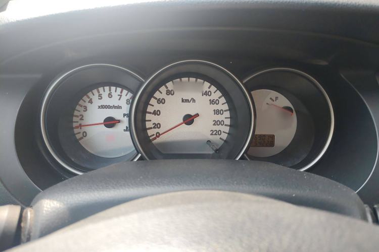 Used Nissan Livina 2010 Jingyue Edition 1.6L Manual All-Around Model