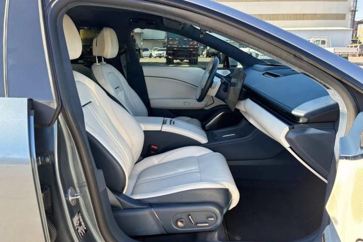 Used Zeekr 007 2024 Four-Wheel Drive Version 75 kWh Right Front Seat