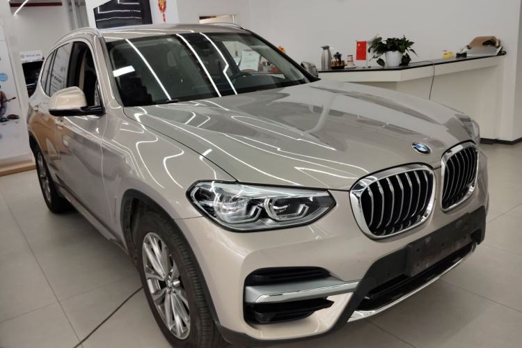 Used BMW X3 2021 xDrive25i Luxury Package Front Right 45 Deg