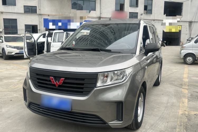 Used Wuling Hongguang PLUS 2019 1.5T Manual Standard Edition 5 Seats