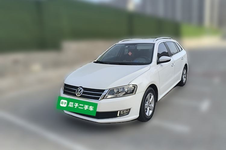 Used Volkswagen Gran Lavida 2013 1.6L Manual Fashion Model