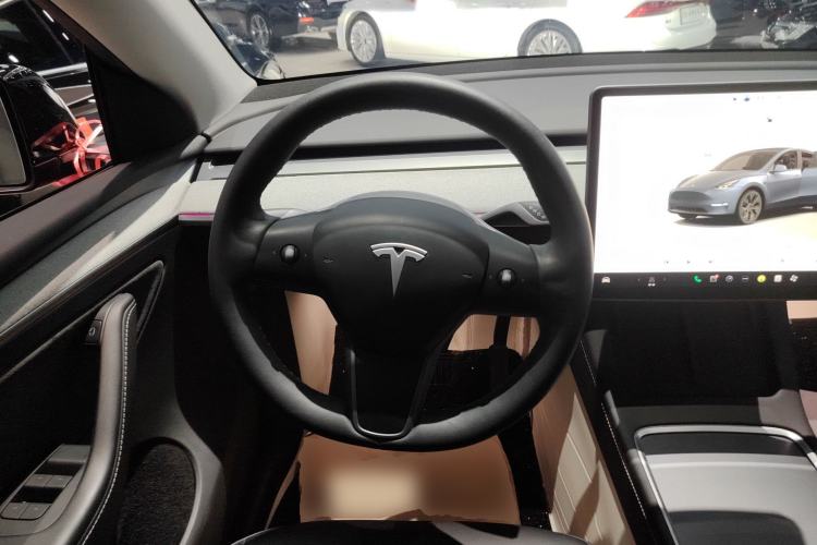 Used Tesla Model Y 2023 Rear-Wheel-Drive Version
