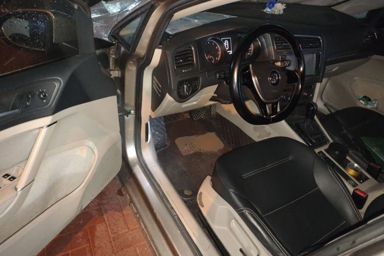 Used Volkswagen Golf 2015 1.4TSI Automatic Comfort Model
