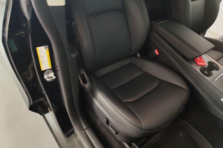 Used Tesla Model Y 2023 Long-Range All-Wheel-Drive Version