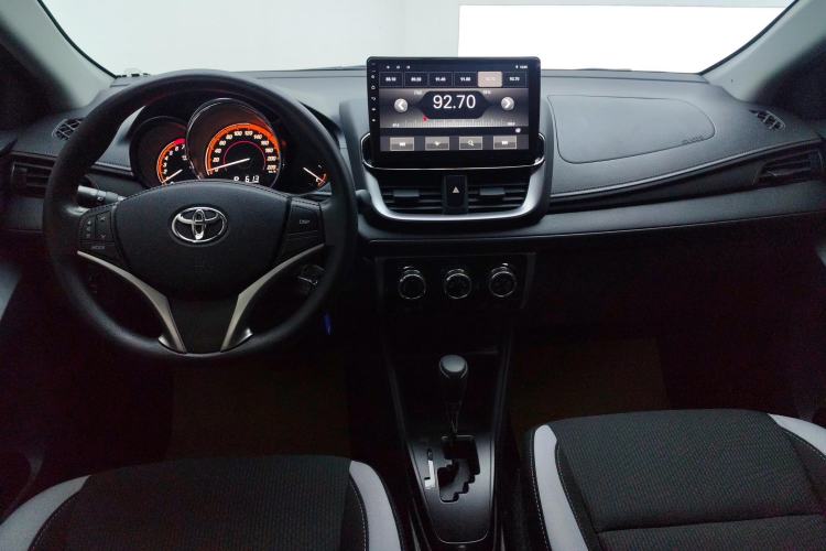 Used Toyota YARiS L Zhi Xiang 2022 1.5L CVT Leading PLUS Edition Center Console