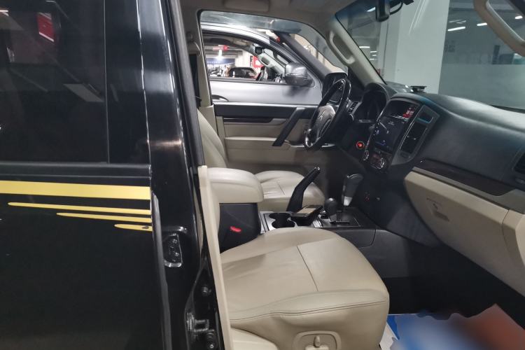 Used Mitsubishi Pajero 2018 V97 3.8L 5-Door GLS Sunroof – Middle East