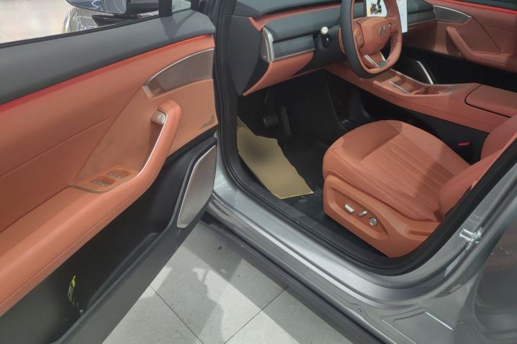 Used ONVO L60 2025 Model—60 kWh Rear-Wheel-Drive Version Driver Seat