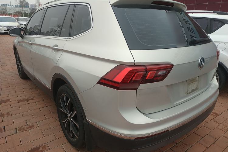 Used Volkswagen Tiguan L 2019 Revised 330TSI Automatic Two-Wheel Drive Smart & Luxury Edition China VI Standard
