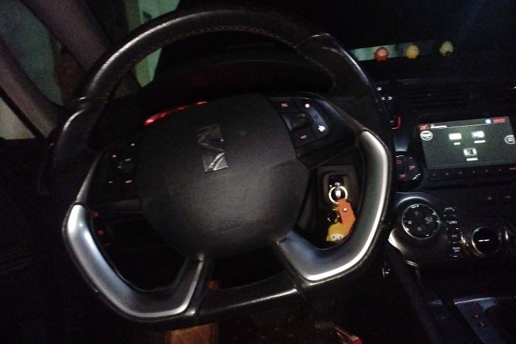 Used DS 5 2014 1.6T Luxury Edition THP160
