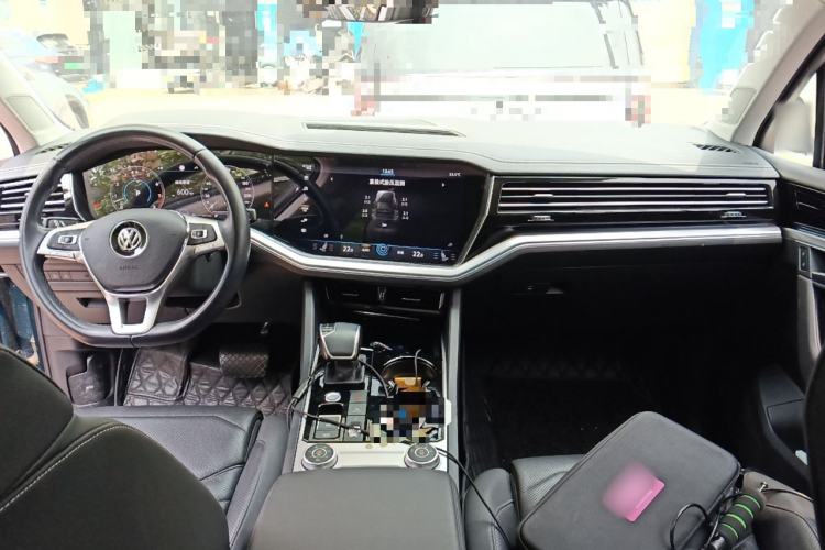 Used Volkswagen Touareg 2019 3.0 TSI RuiFeng Edition China VI Standard Center Console