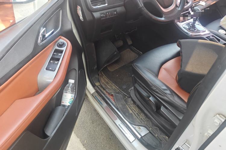 Used Baojun 560 2016 1.8L iAMT Elite Edition

