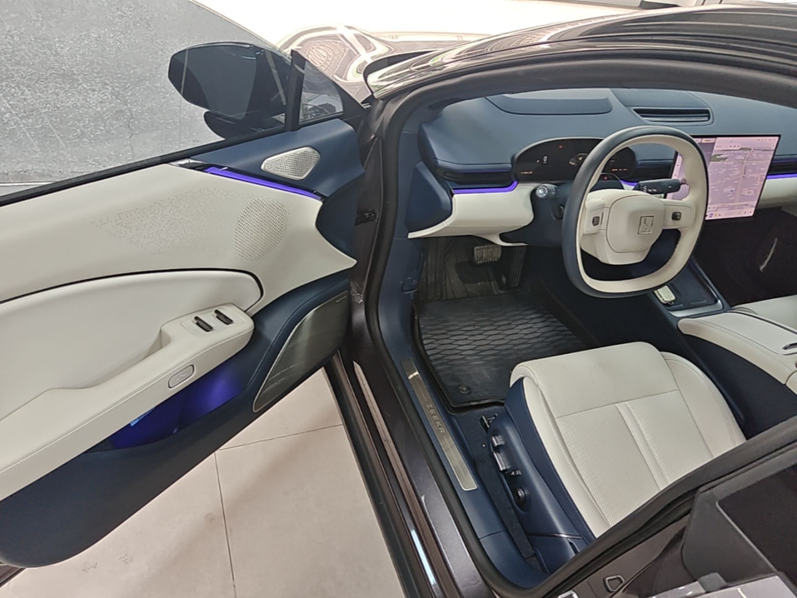 Zeekr 007 2025 Rear-Drive Intelligent Driving Version 75 kWh — снимка 18