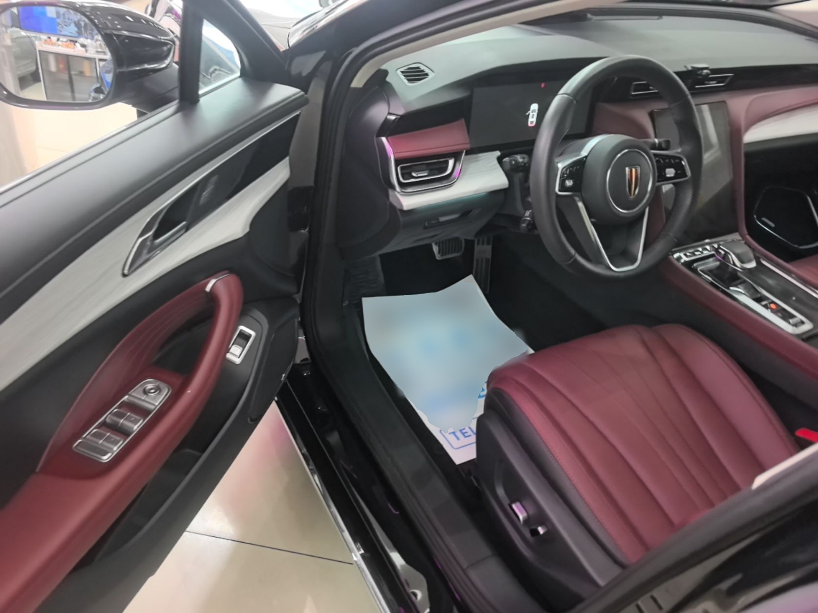 Hongqi H5 2025 2.0T Automatic Flag Edition – 500 000 Units Commemorative Version — снимка 18