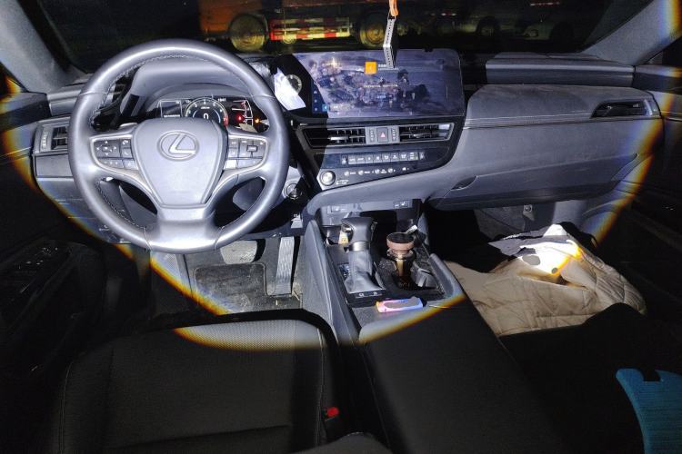 Used Lexus ES 2023 200 Excellence Edition
