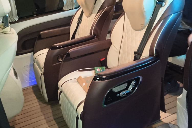 Used Mercedes-Benz Vito 2018 2.0T Business Version China VI Emission Standard
