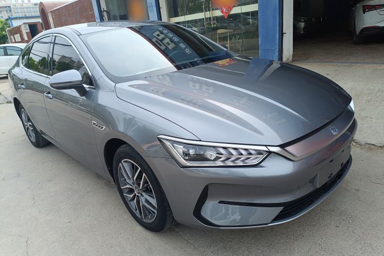 Used BYD Qin PLUS 2024 Honor Edition EV 510KM Leading Model Front Right 45 Deg