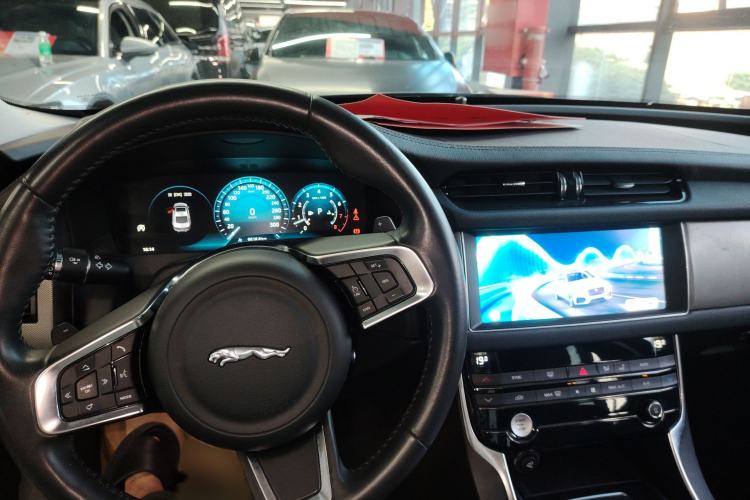 Used Jaguar XFL 2020 XFL 2.0T P200 Two-Wheel-Drive Rally Flag Edition
