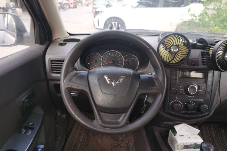 Used Wuling Hongguang 2015 1.2L S Base Model China V Standard
