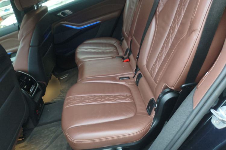 Used BMW X7 2019 xDrive40i Luxury M Sport Package Left Rear Seat