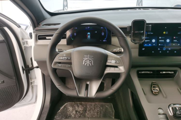 Used BYD Qin PLUS 2025 DM-i Smart Drive 55KM Leading Model
