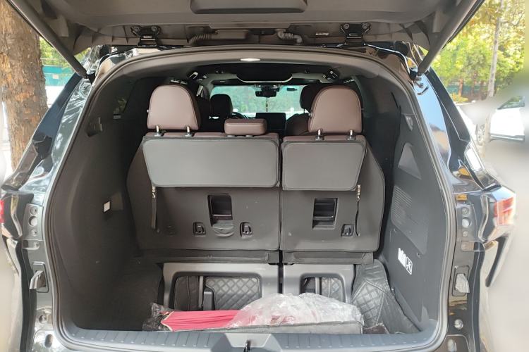 Used Toyota Sienna 2021 2.5L Hybrid Platinum Edition
