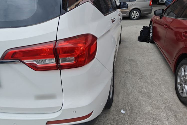 Used Haval M6 2019 1.5T Manual Two-Wheel Drive Elite Version China VI Standard Exterior 2