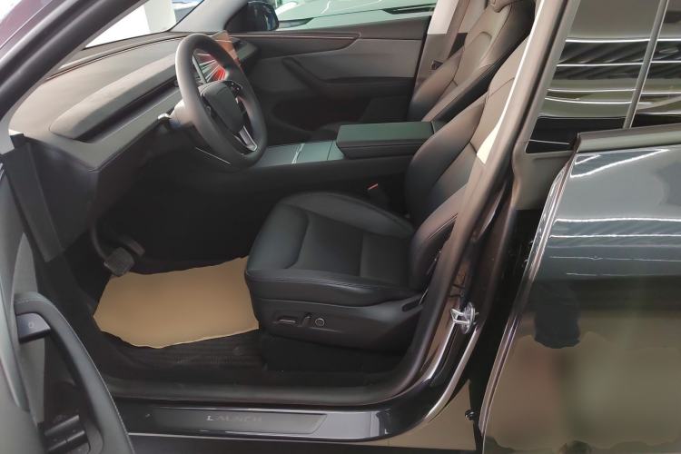 Used Tesla Model Y 2025 Rear-Wheel Drive First Edition
